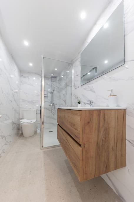 Modern In With Views * Oviedo