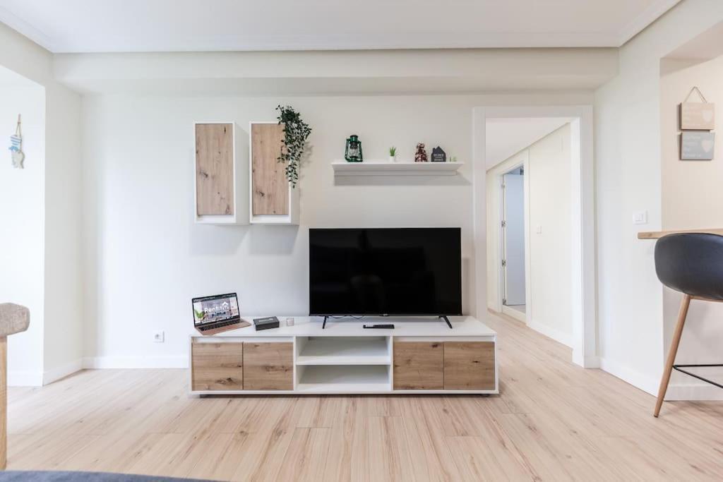 Modern In With Views *